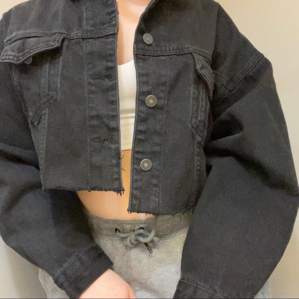 Cropped Black denim jacket